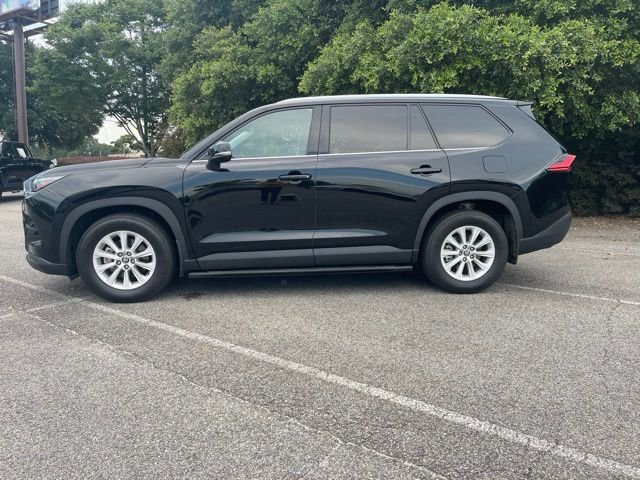 Used 2024 Black Toyota XLE image 6