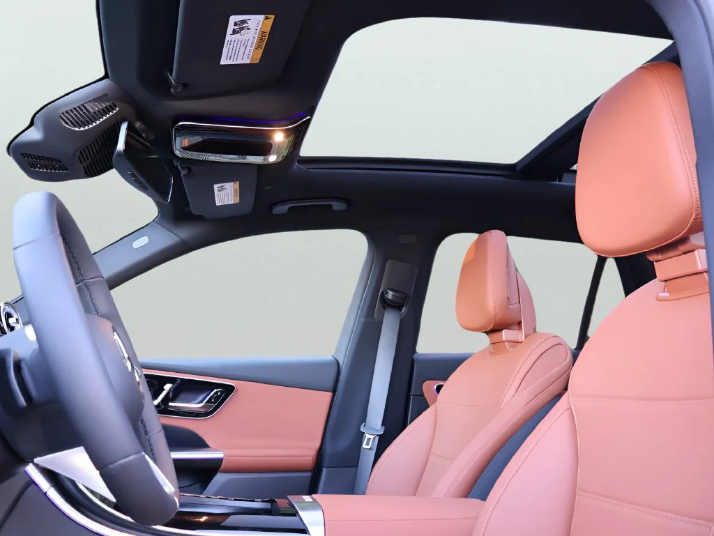 New 2026 Polar White Mercedes-Benz GLC 300 image 41