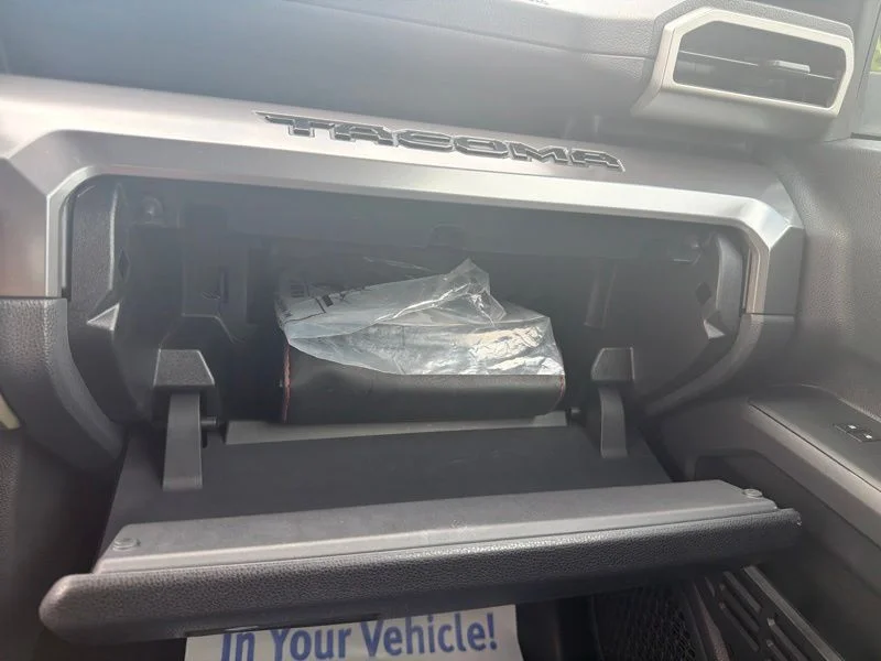 Used 2024  Toyota SR5 image 34