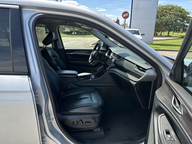 Used 2021 Silver Jeep Limited image 26