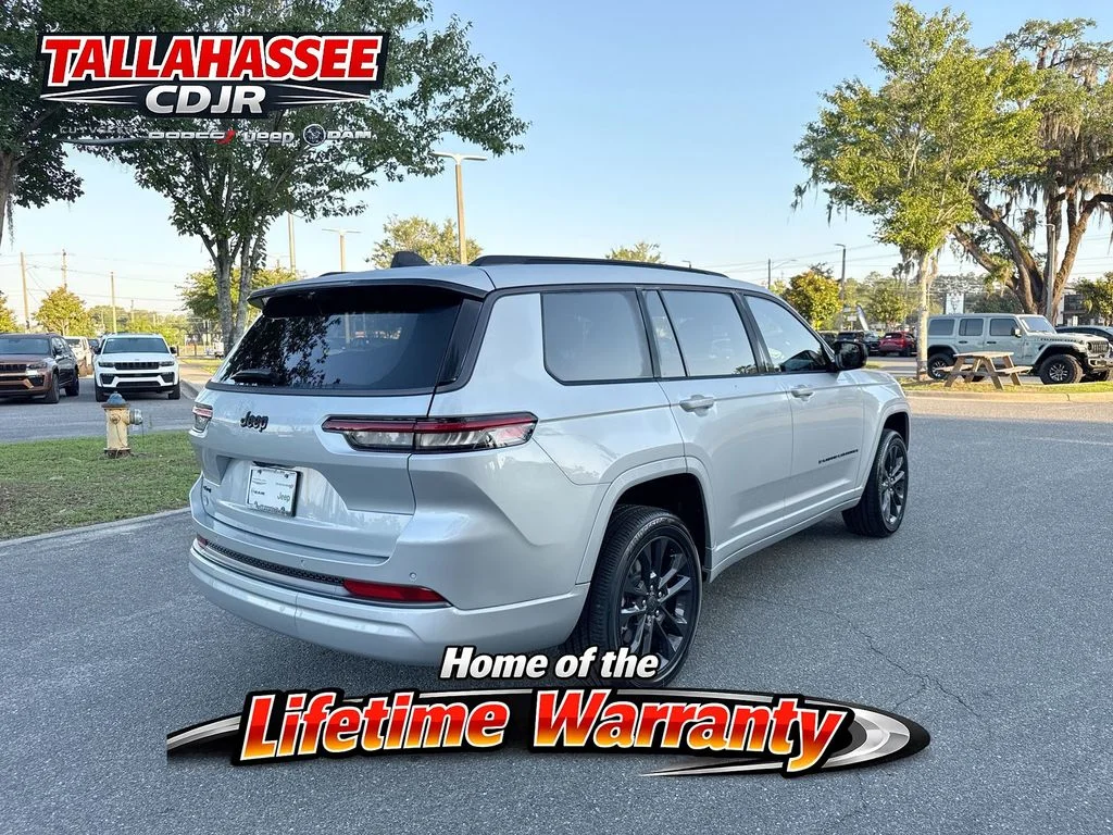 New 2026 Silver Zynith Exterior Paint Jeep Limited Reserve image 3