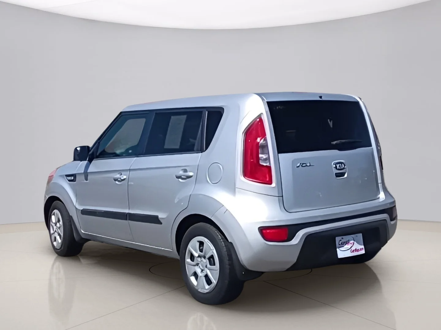 Used 2013 Silver Kia ! WAGON image 3