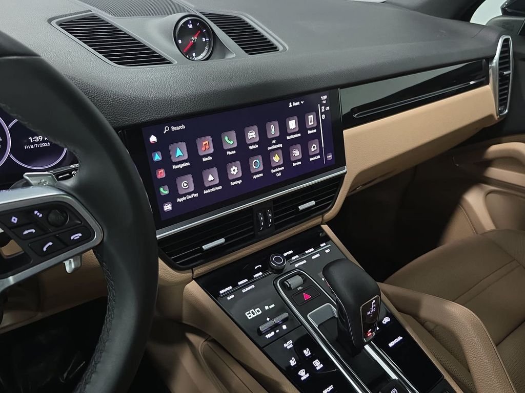 Certified Used 2023  Porsche Base image 15