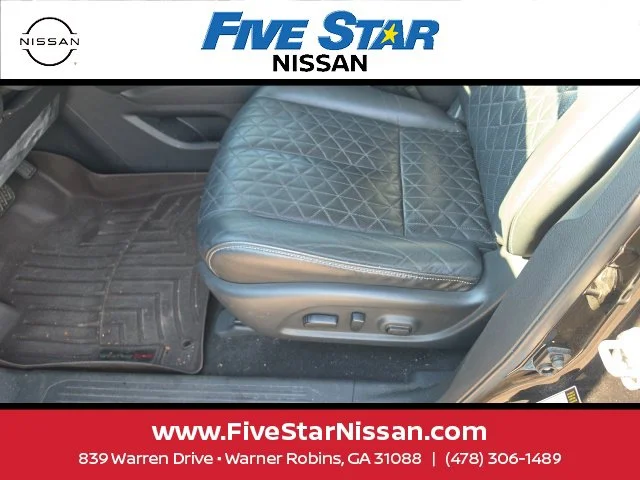 Used 2019 Black Nissan Platinum image 11