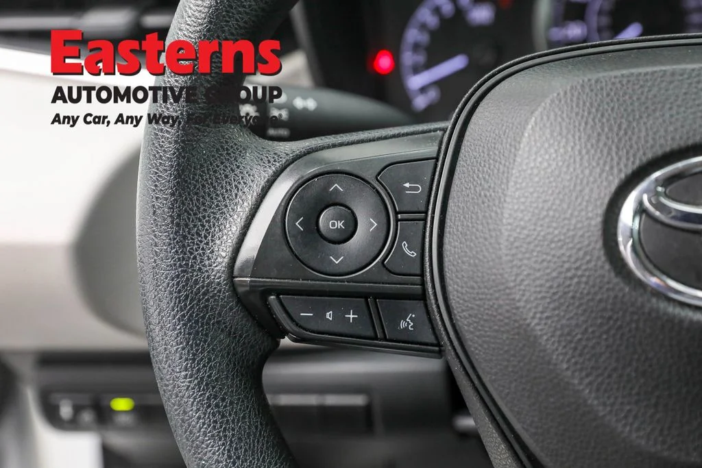 Used 2022 White Toyota LE image 15
