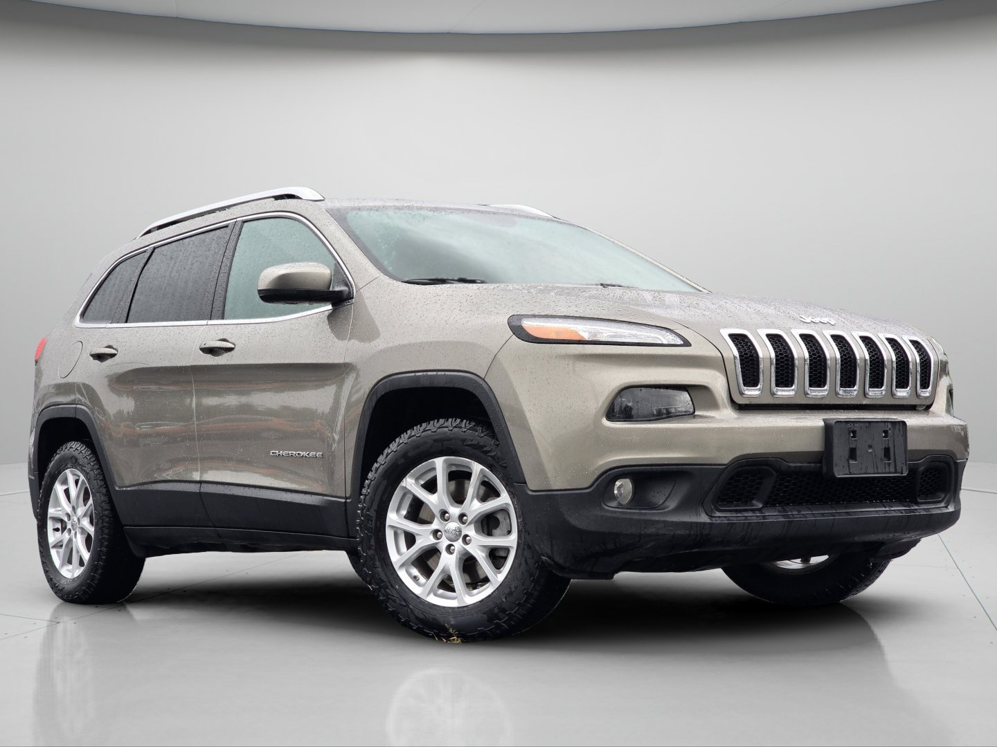 Used 2018 Jeep Cherokee Latitude Plus with VIN 1C4PJMLX5JD598530 for sale in Bountiful, UT