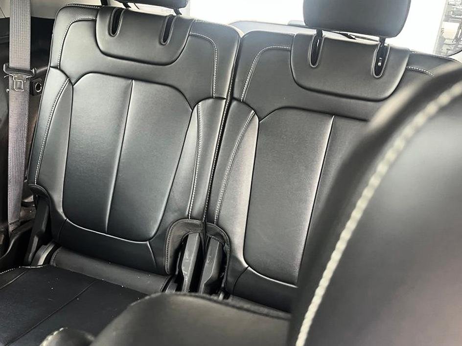 Used 2022 Black Jeep Limited image 11