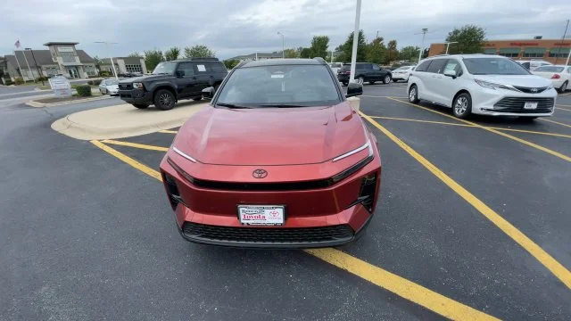 2026 Toyota C-HR XSE - Photo 5