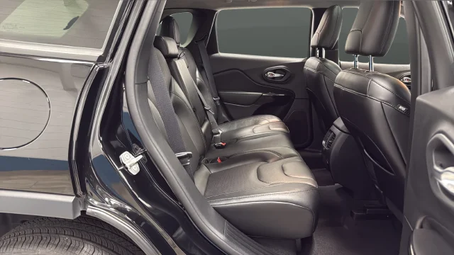 Used 2023 Diamond Black Jeep Altitude image 26