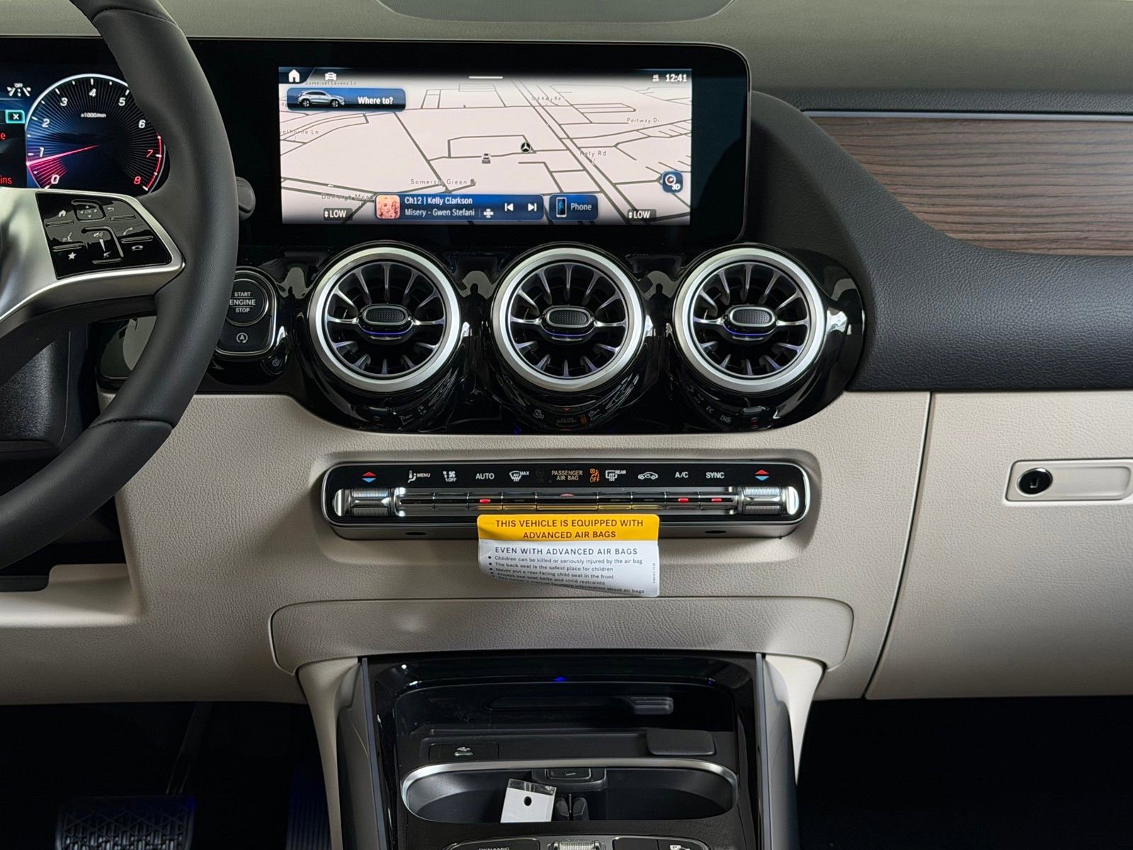 New 2026 Polar White Mercedes-Benz GLA 250 image 33