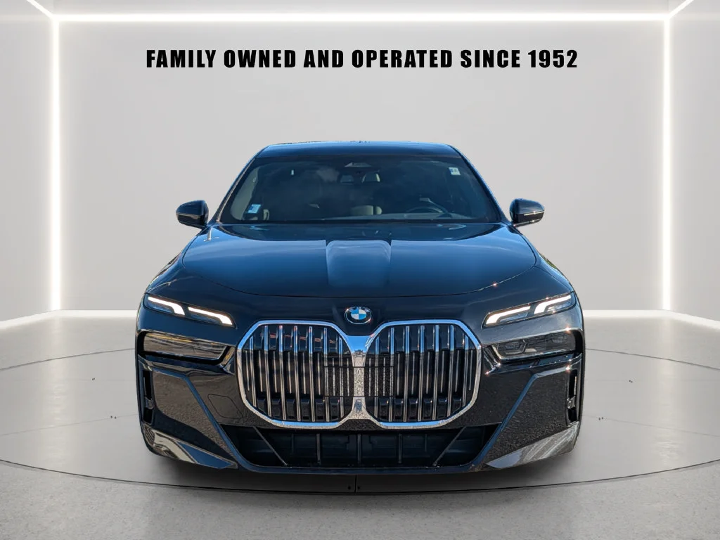 Used 2023 Black BMW 740i image 6