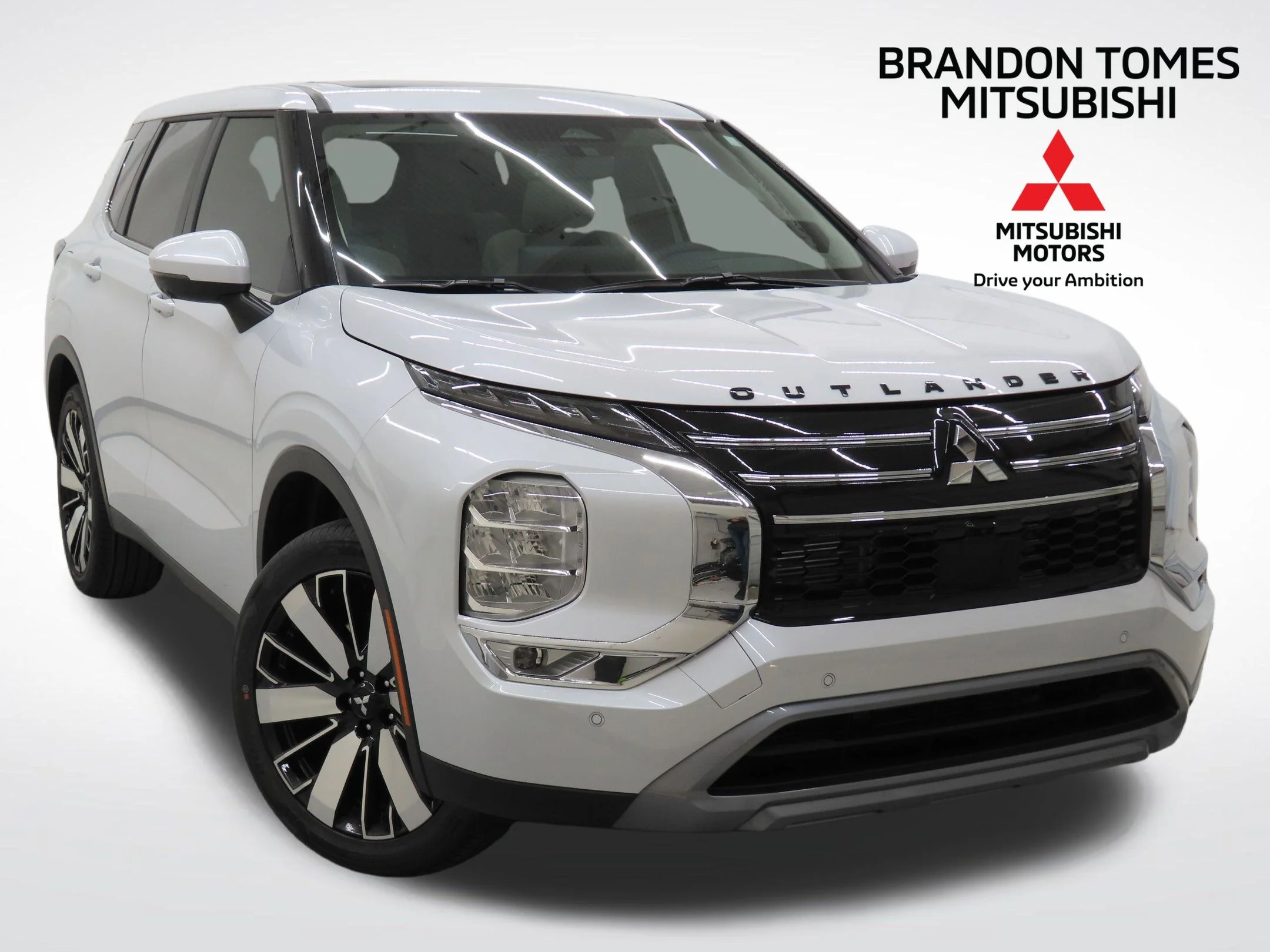 2026 Mitsubishi Outlander SE FWD's photo