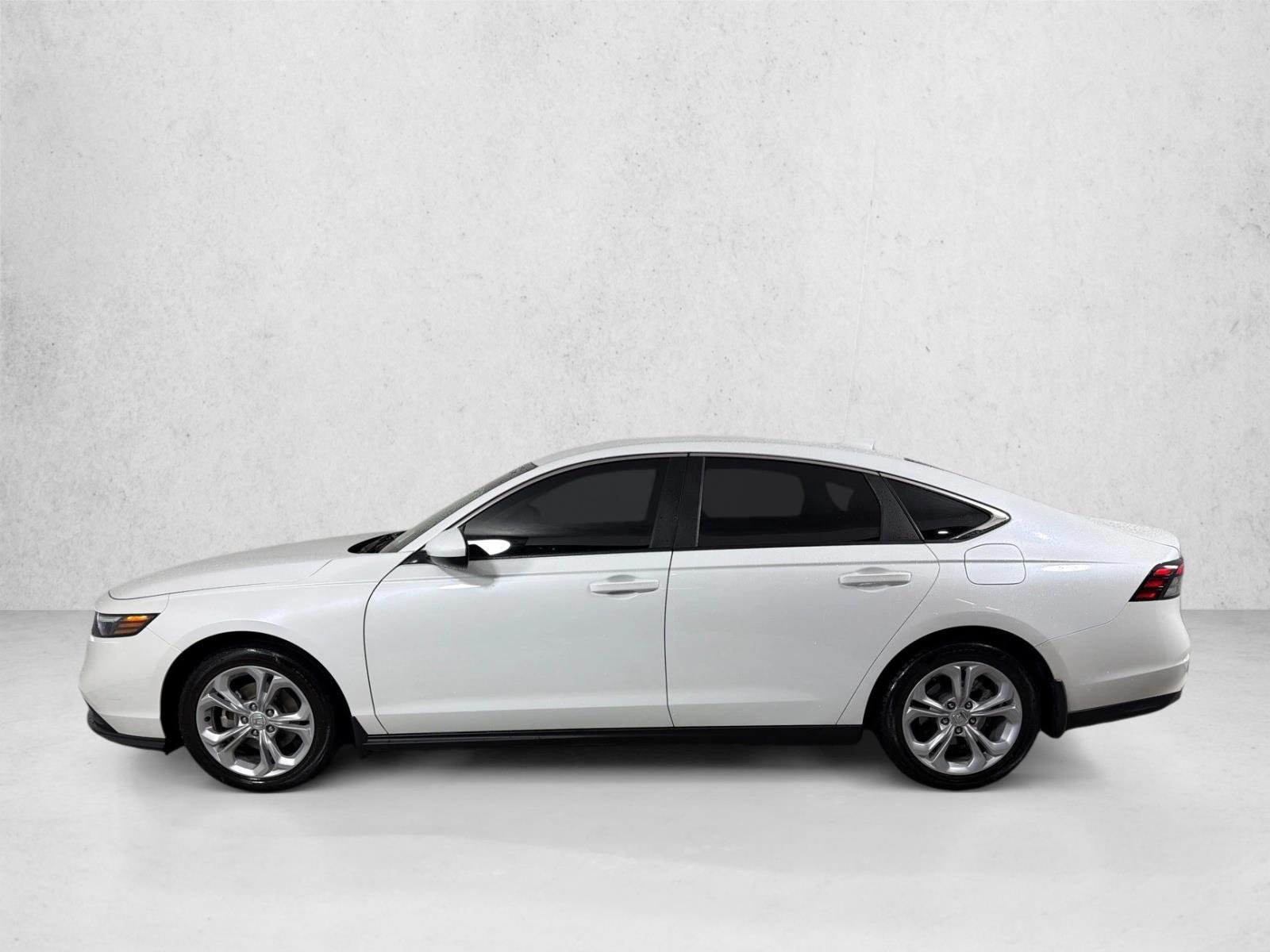 Used 2023 White Honda LX image 6