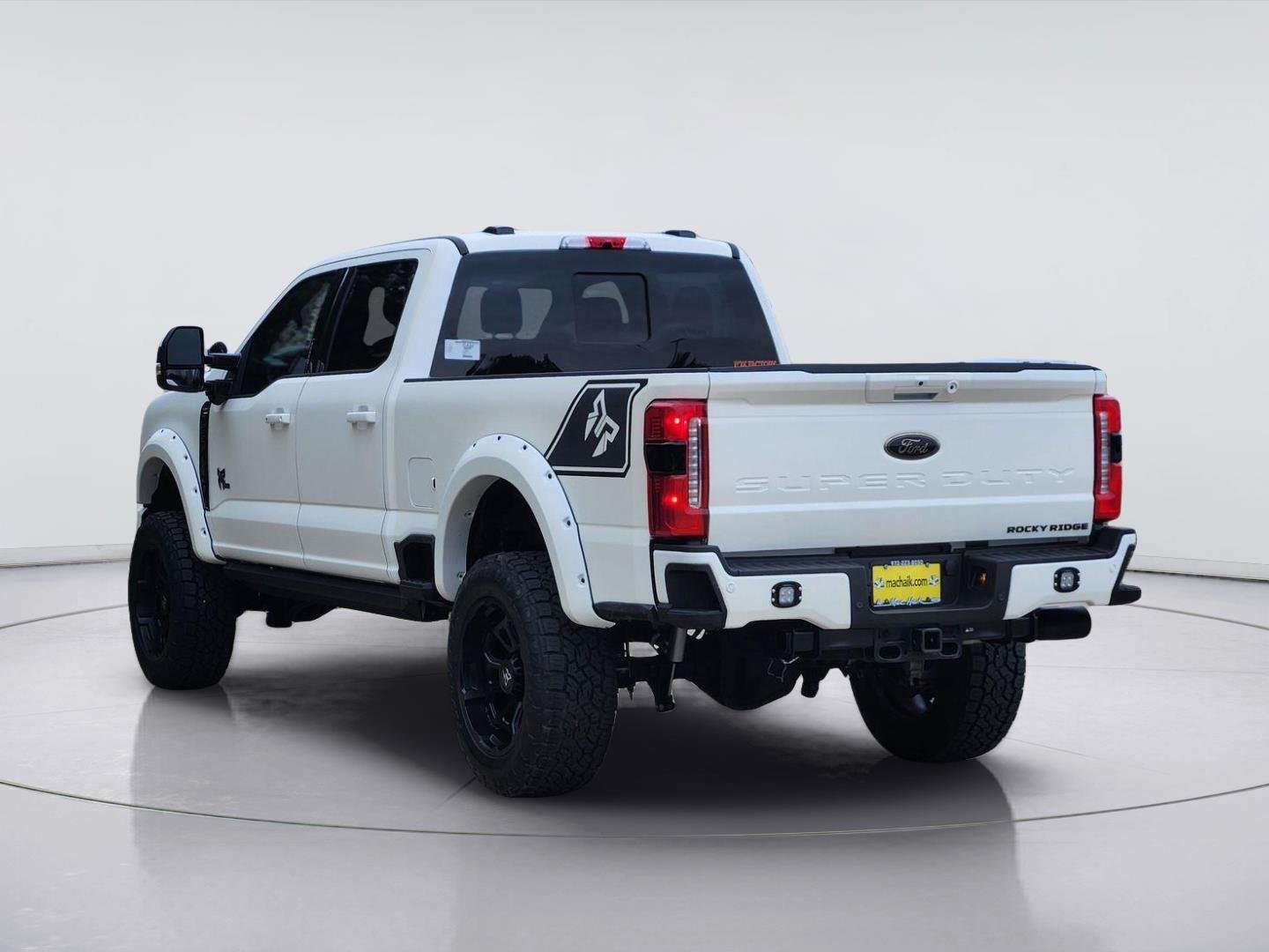 New 2026 Star White Metallic Tri-Coat Ford F-250® Lariat® image 3