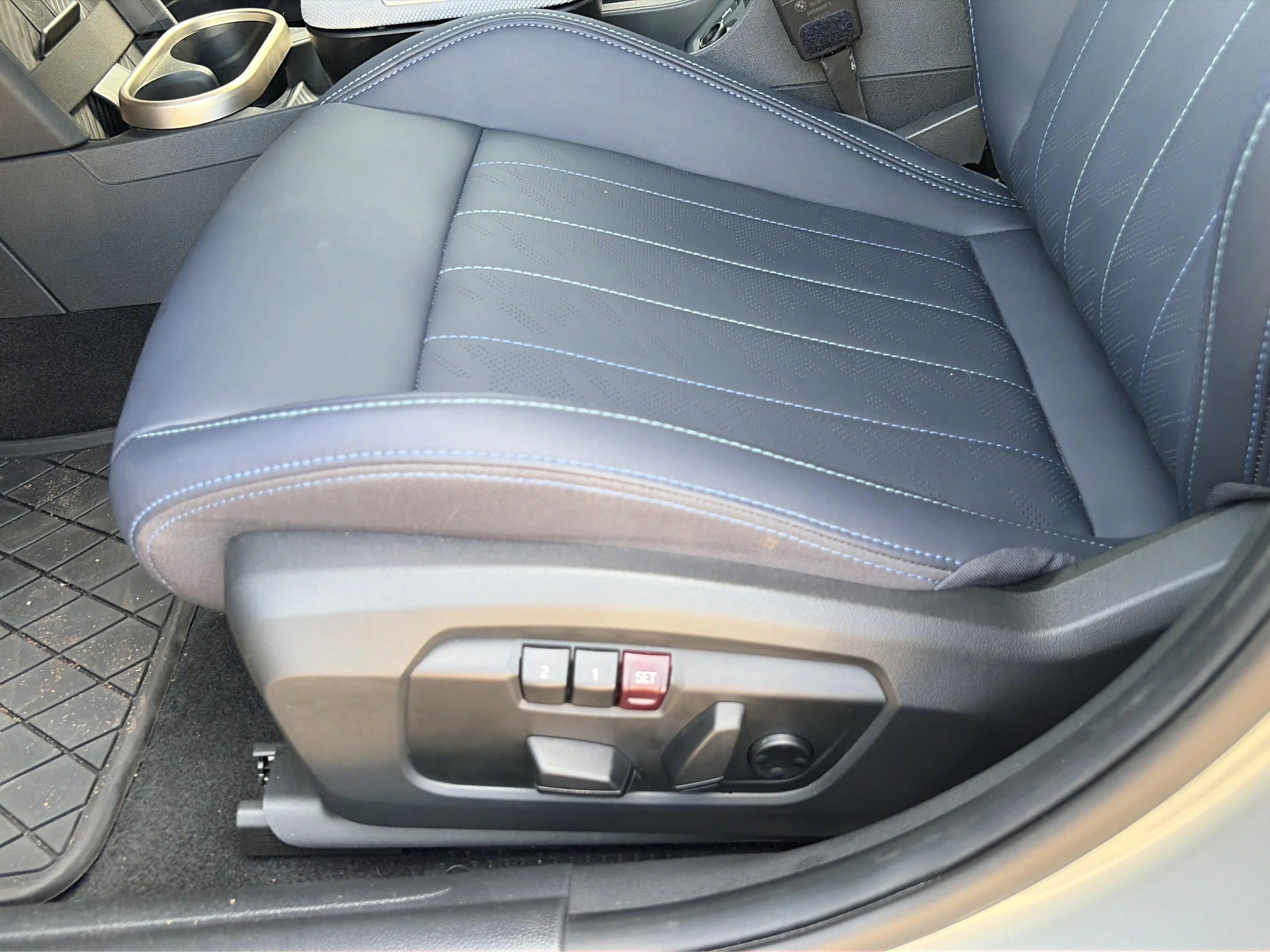 Used 2025 Silver MINI Cooper image 15