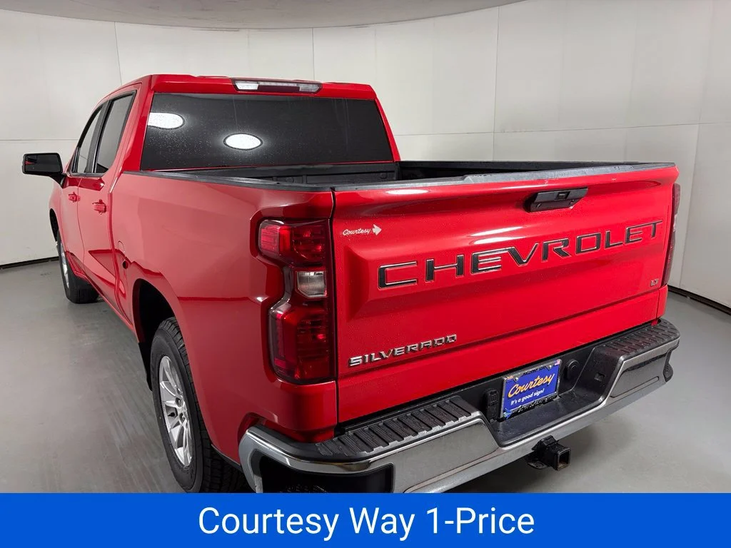 Used 2021 RED HOT Chevrolet LT image 9