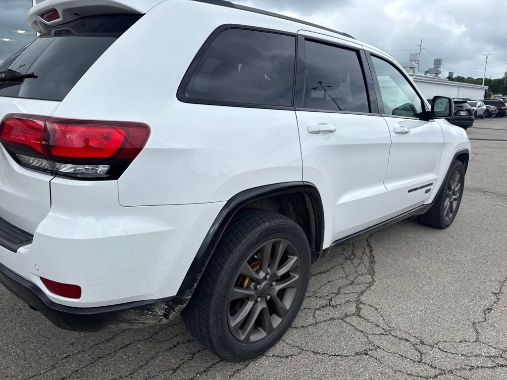 Used 2016 Bright White Clearcoat Jeep Limited image 3