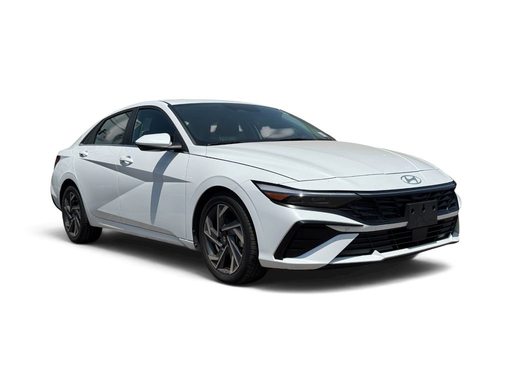 Used 2025 White Hyundai SEL Convenience image 14