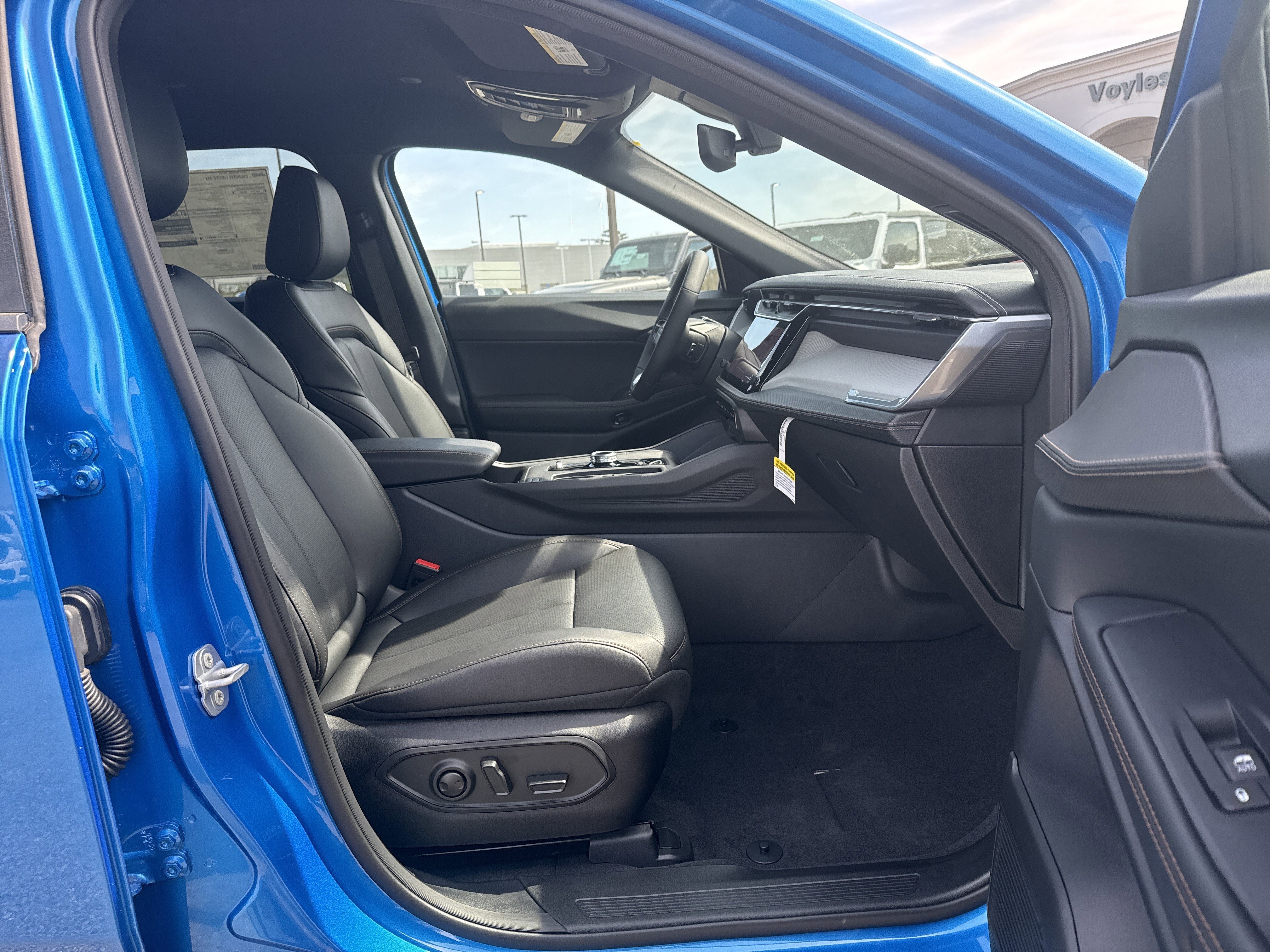 New 2026 Hydro Blue Pearlcoat Jeep Limited image 14