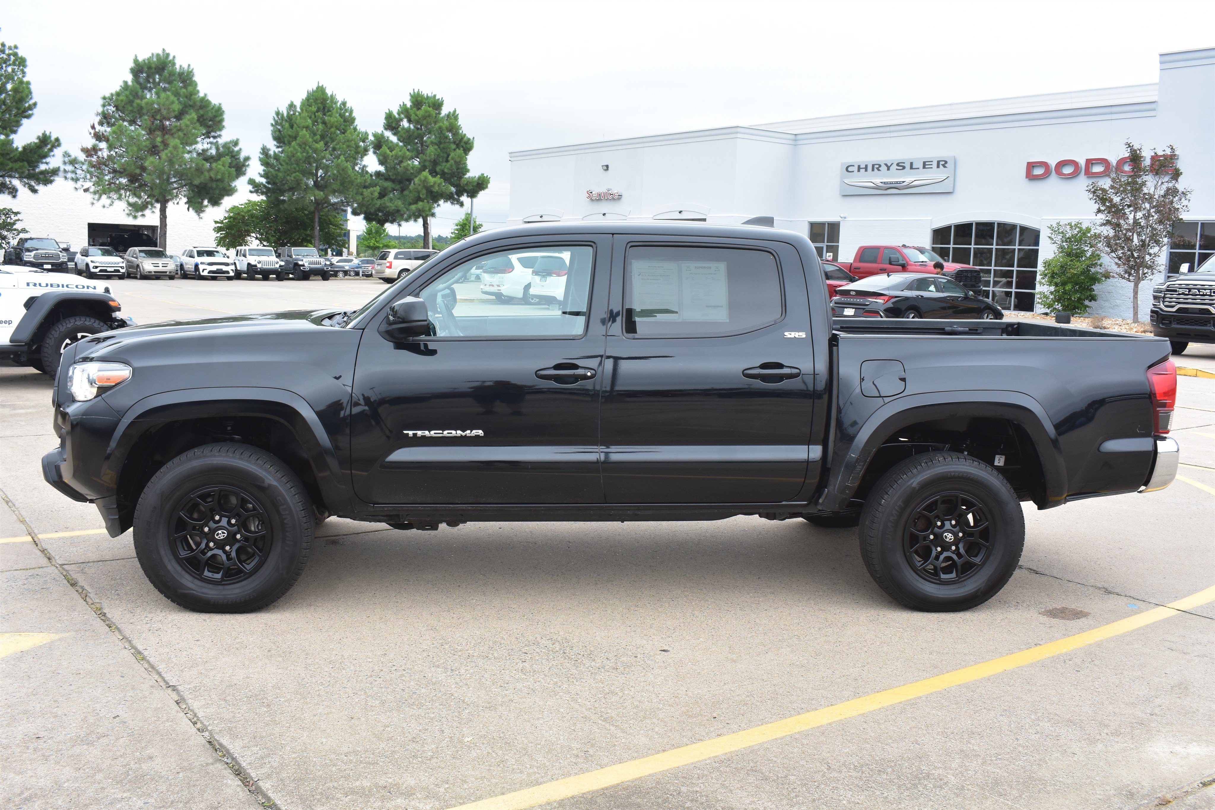 Used 2022 Black Toyota SR5 image 10