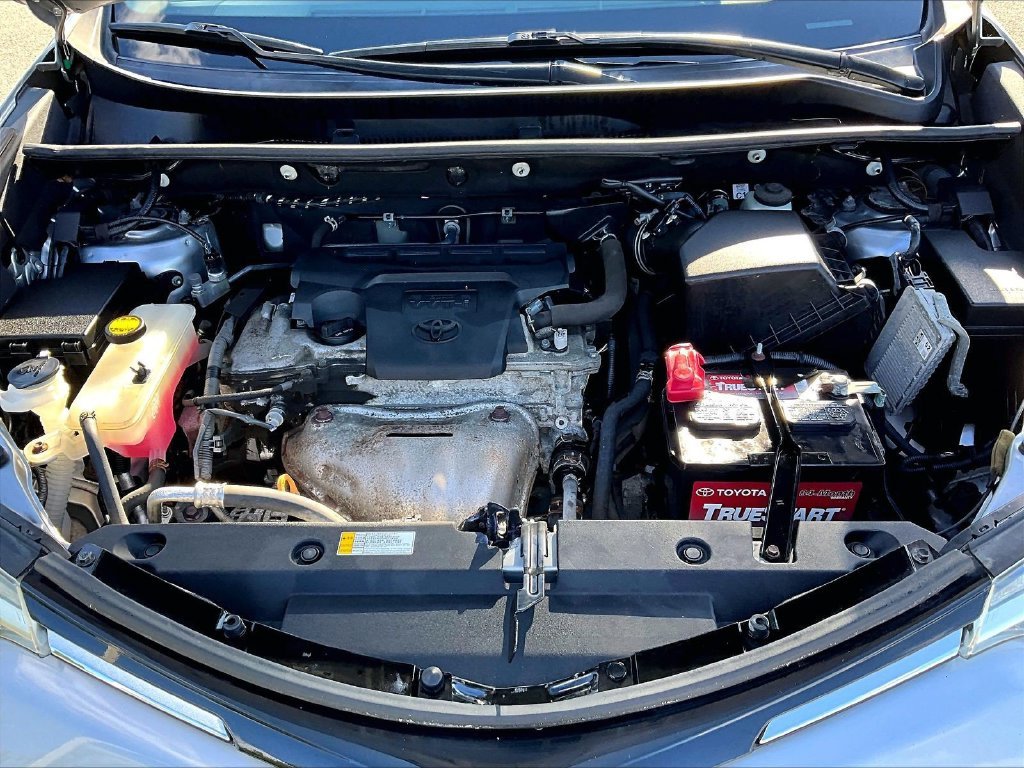 Used 2017 Silver Toyota LE image 30