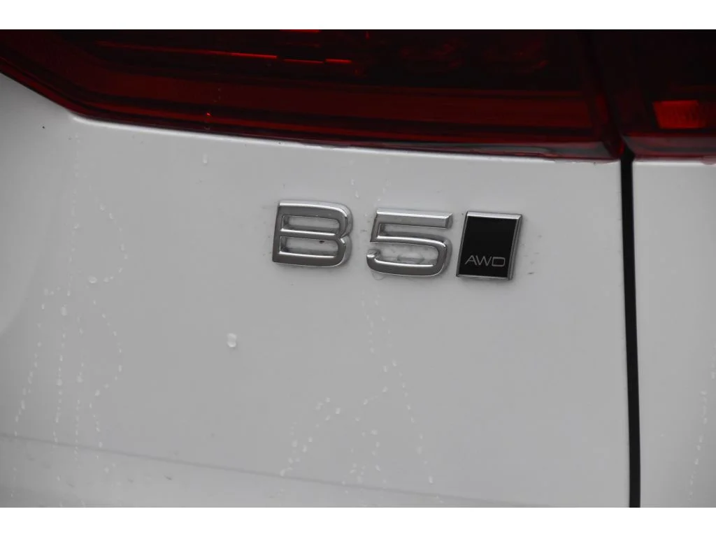 Used 2026 Crystal White Metallic Volvo Plus image 28