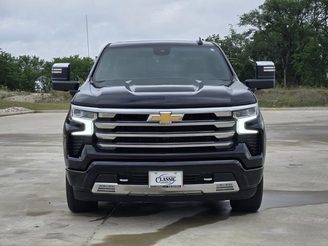 Used 2025 Black Chevrolet High Country image 3
