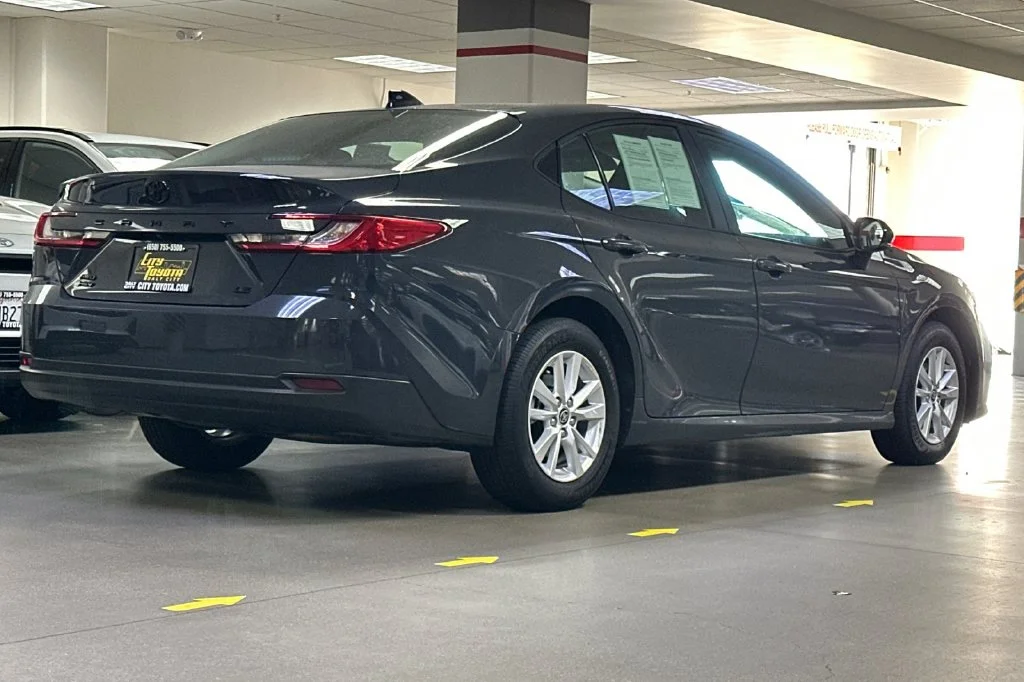 Certified Used 2025  Toyota LE image 4