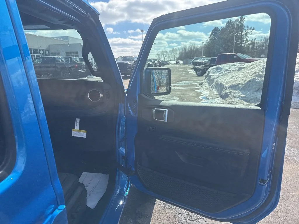Used 2025 Blue Jeep Sahara image 56