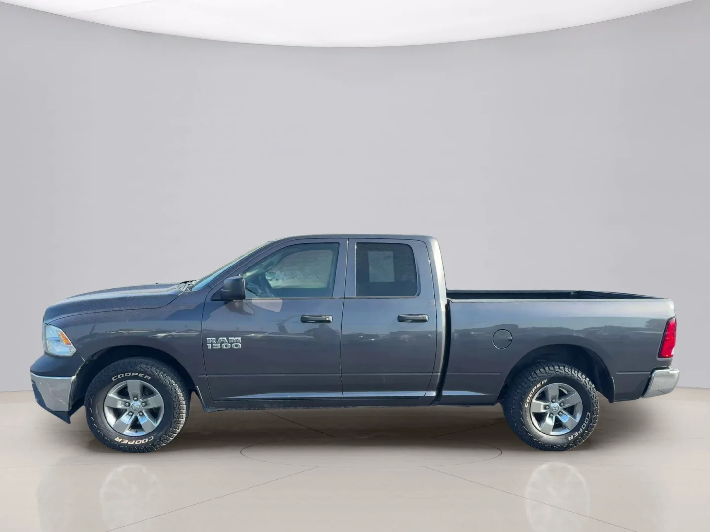 Used 2018 Gray Ram TRADESMAN image 2
