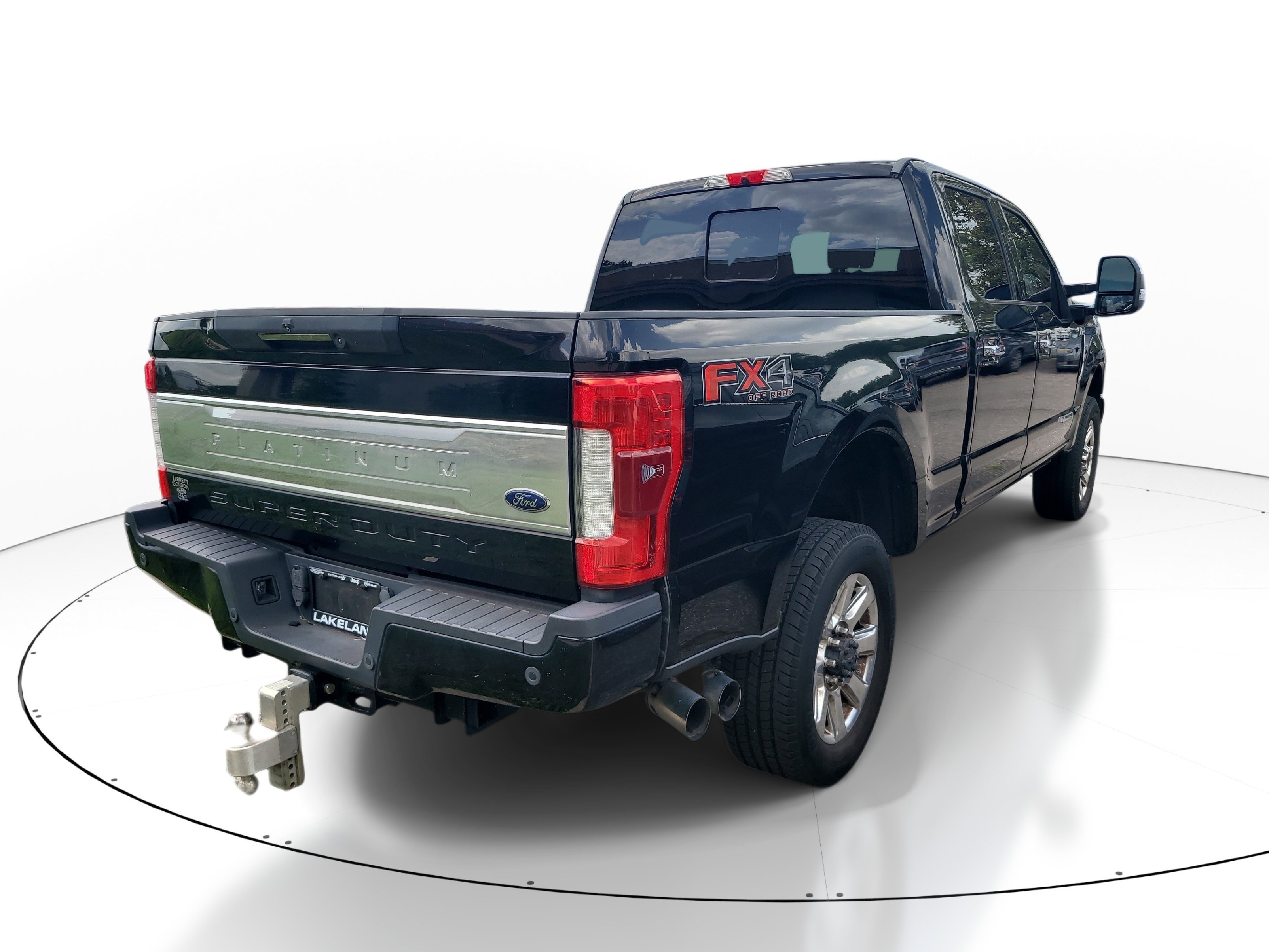 Used 2017 Shadow Black Ford Platinum image 4