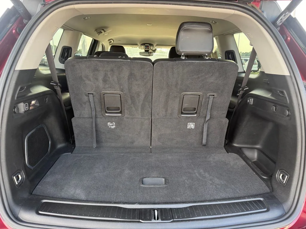Used 2022 Red Jeep Limited image 22