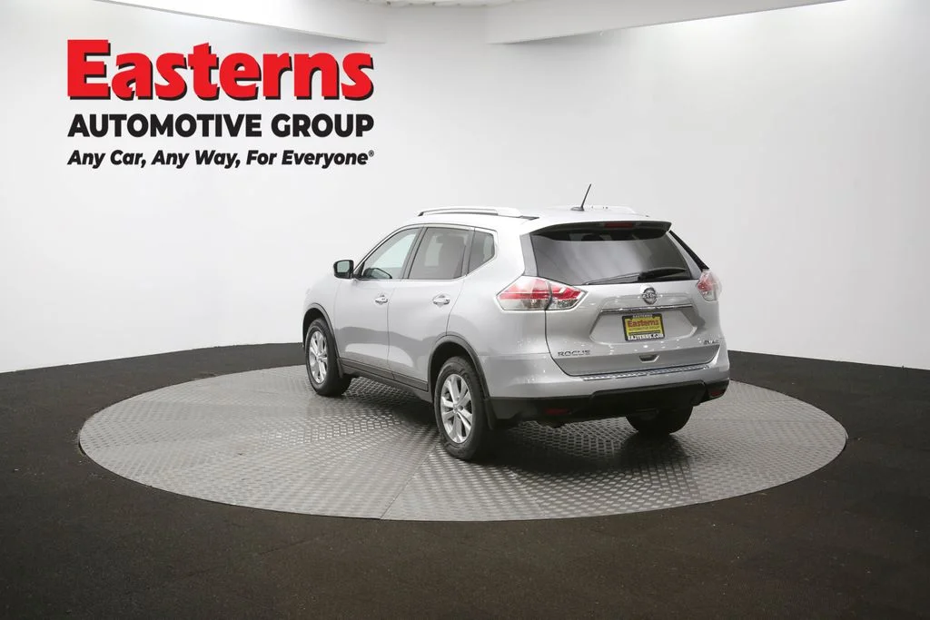 Used 2016 Silver Nissan SV image 62