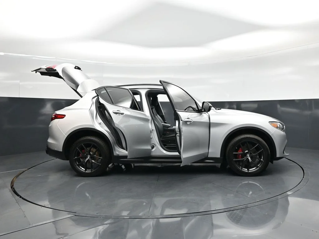 Used 2020 Gray Alfa Romeo Base image 4