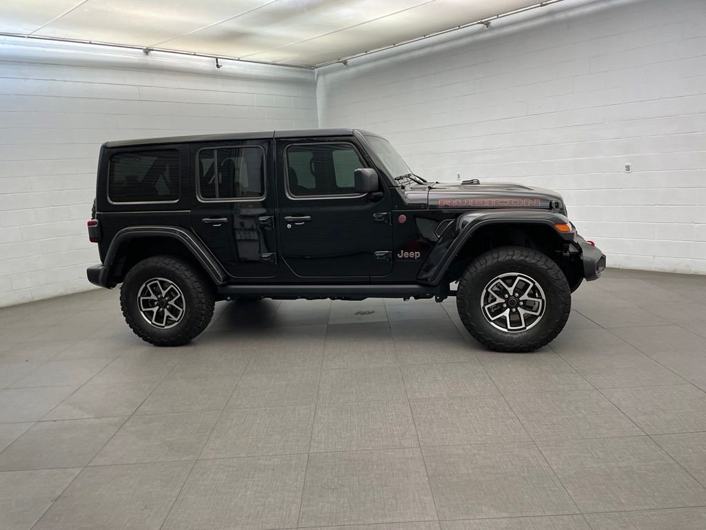 New 2025 Black Clear-Coat Exterior Paint Jeep Rubicon image 2