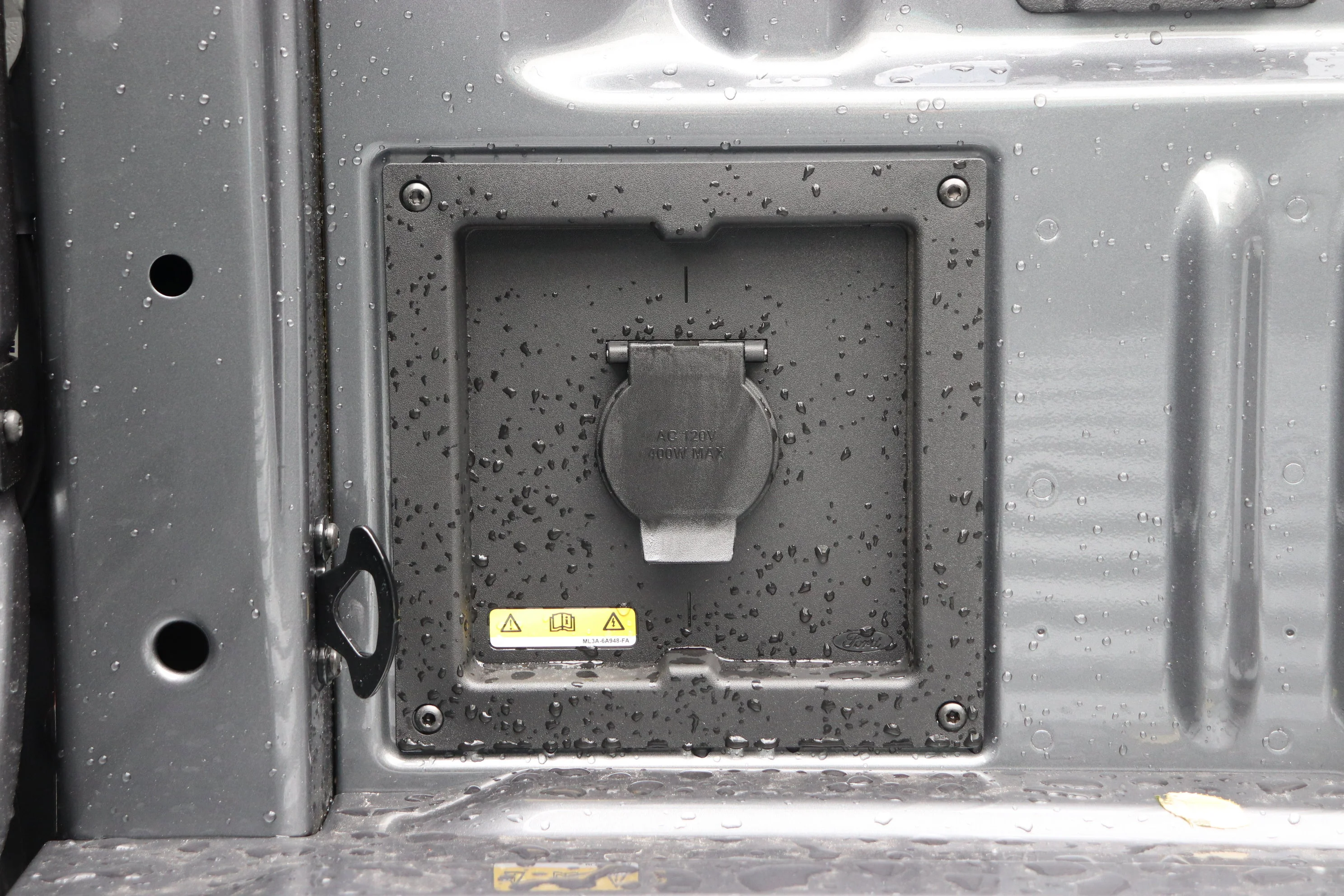 New 2026 CARBONIZED GREY METALLIC Ford XLT image 6