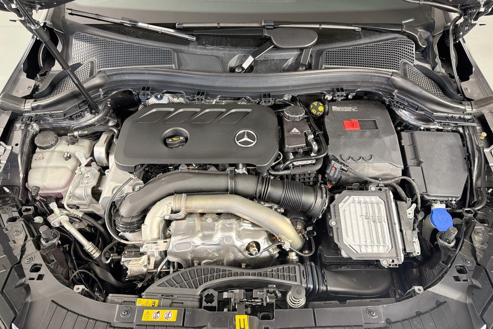 New 2026 Mountain Grey Metallic Mercedes-Benz GLA 250 SUV image 10