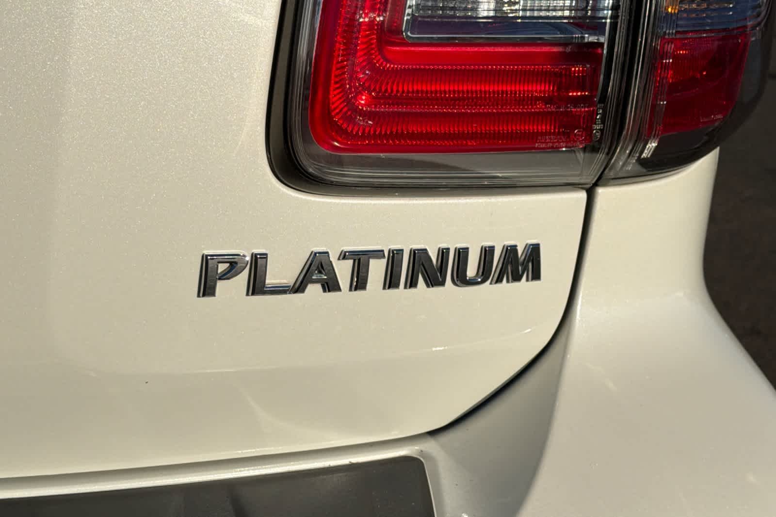 Used 2017 Pearl White Nissan Platinum image 34