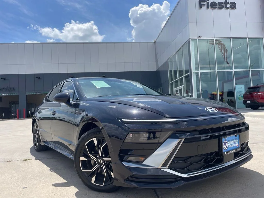 Used 2024 Blue Hyundai SEL image 1