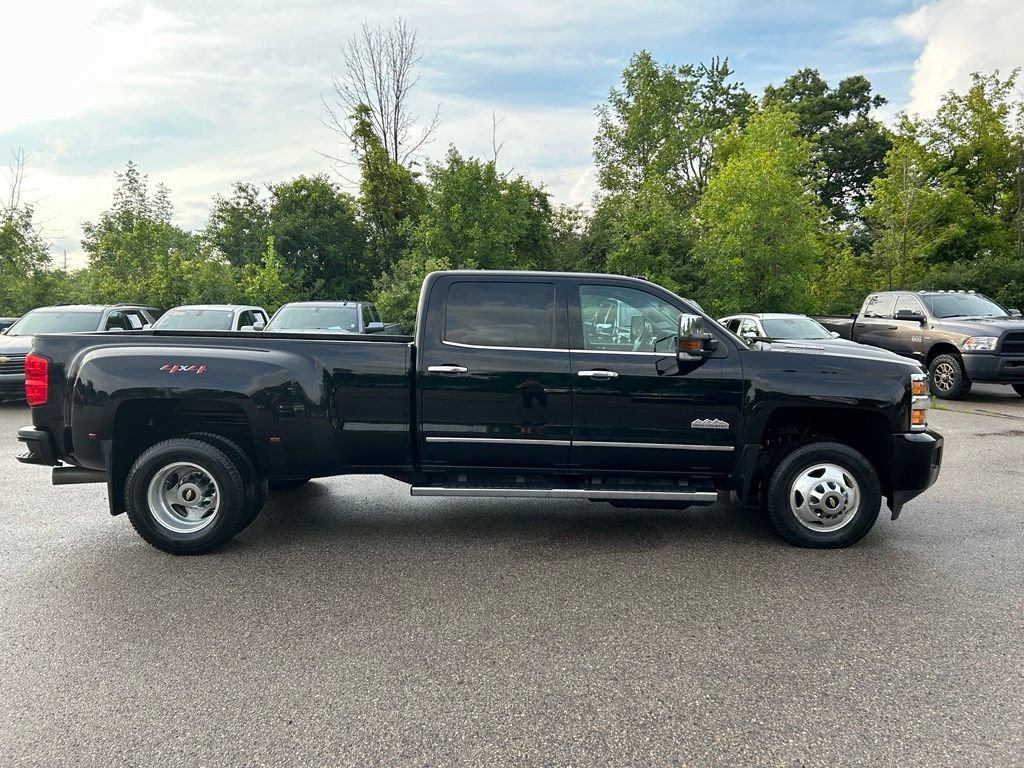 Used 2019 BLACK Chevrolet High Country image 8