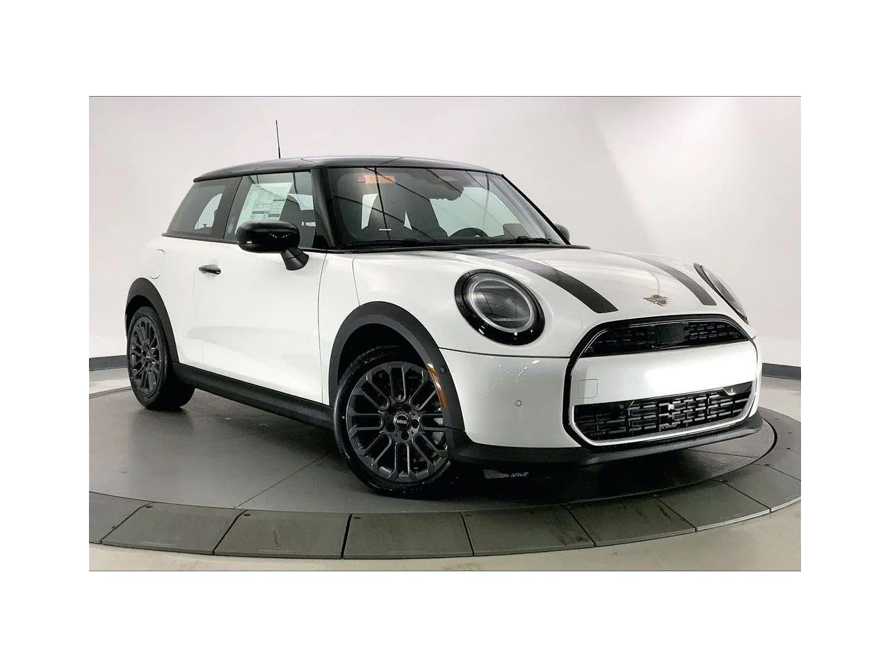 2026 MINI Hardtop's photo