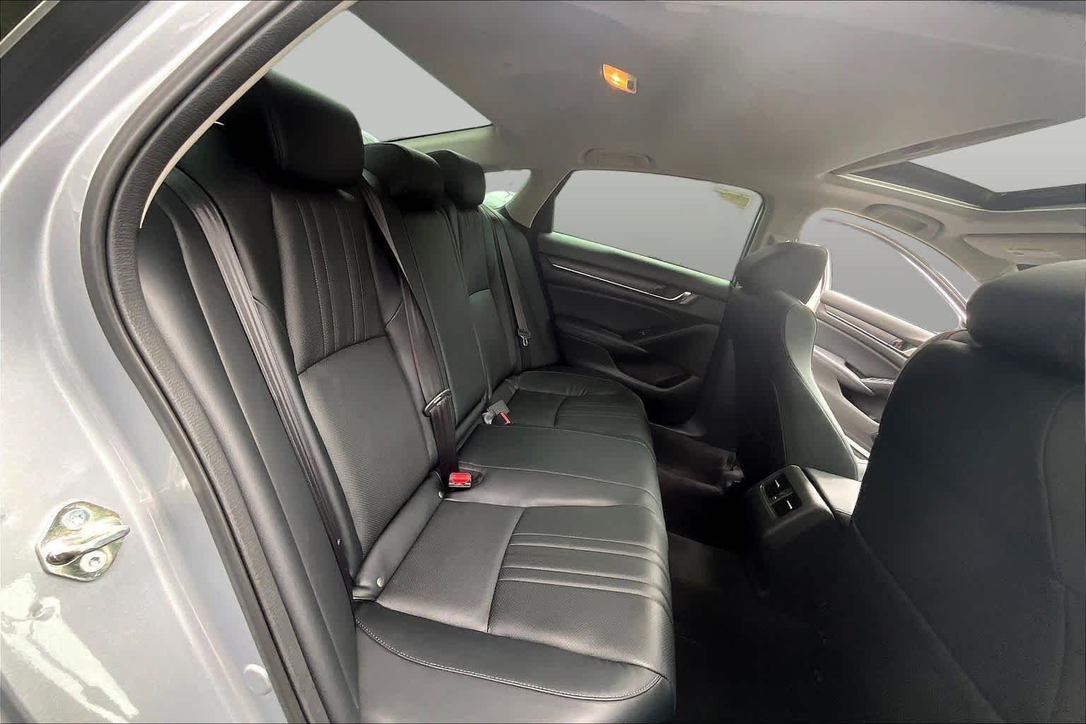 Used 2018 Lunar Silver Metallic Honda EX-L 2.0T image 20