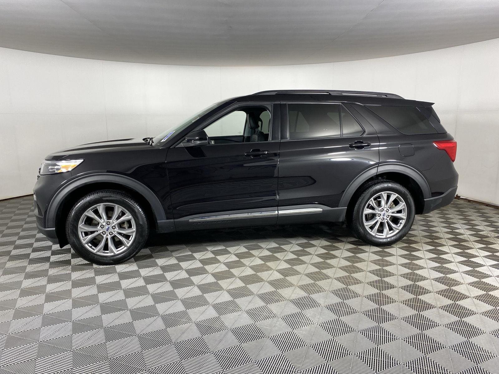 Used 2023 Agate Black Metallic Ford XLT image 22