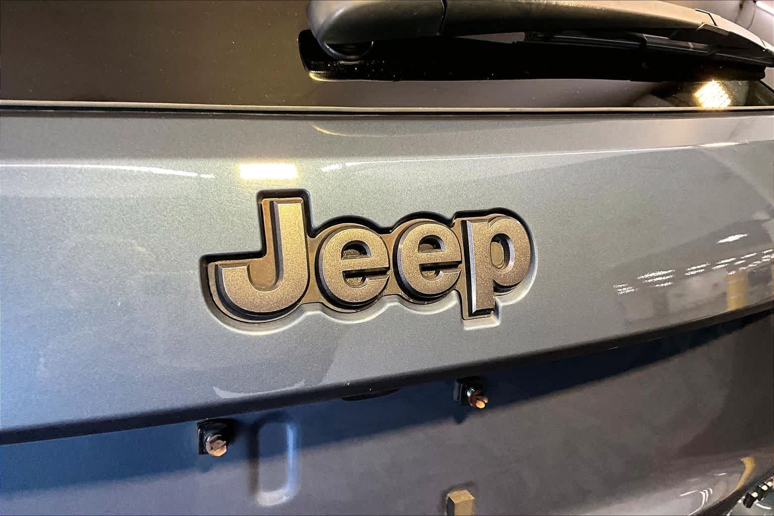 Used 2019 Slate Blue Pearl Coat Jeep Limited X image 33