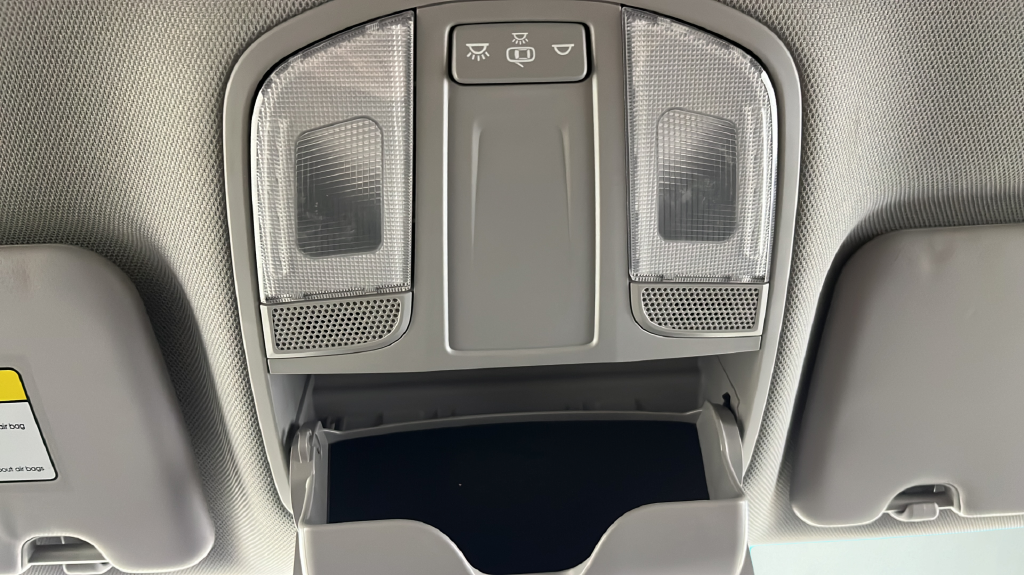 Used 2016 Grey Hyundai SE image 32
