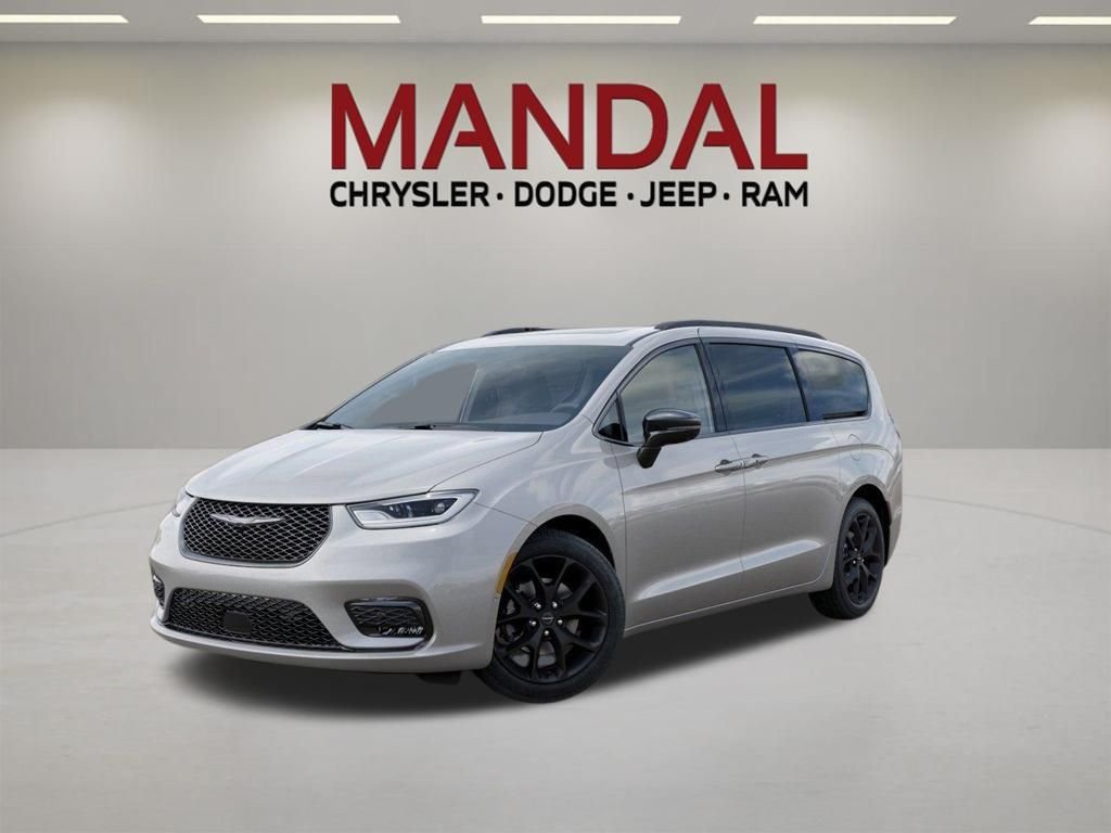 2026 Chrysler Pacifica Limited's photo