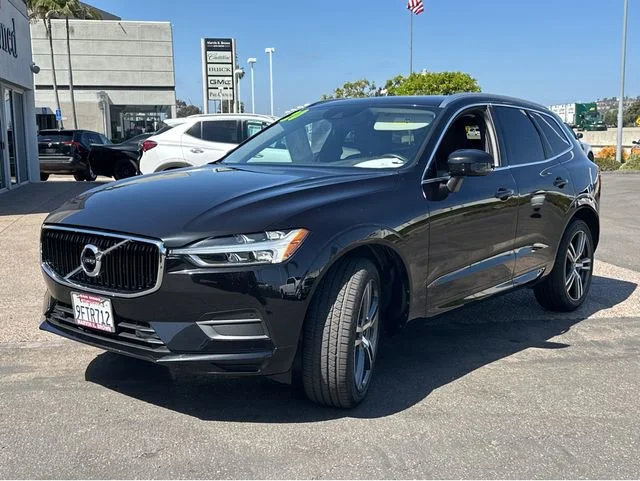 Used 2020 Black Volvo Momentum image 10