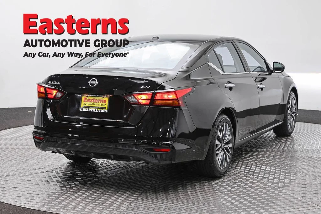 Used 2024 Black Nissan 2.5 SV image 5