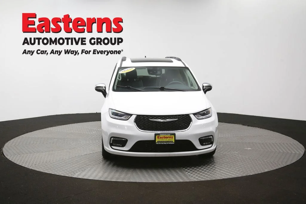 Used 2023 White Chrysler Limited image 55