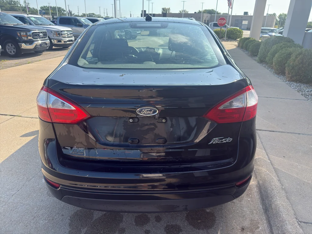 Used 2019 Shadow Black Ford S image 9